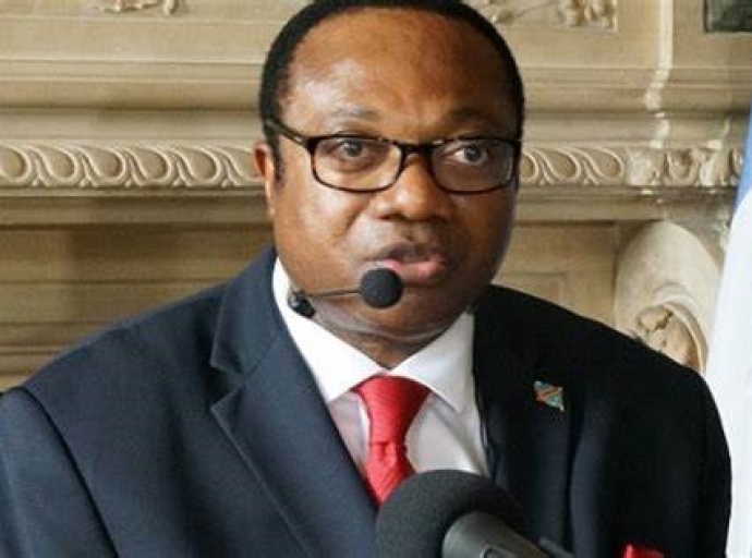 Alerte Rouge sur les Frais Bancaires en RDC ,Le Cri de Guerre de Noël Tshiani contre la Banque Centrale